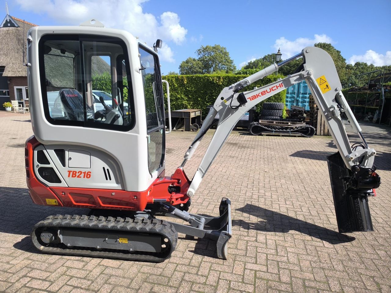 TAKEUCHI TB216
