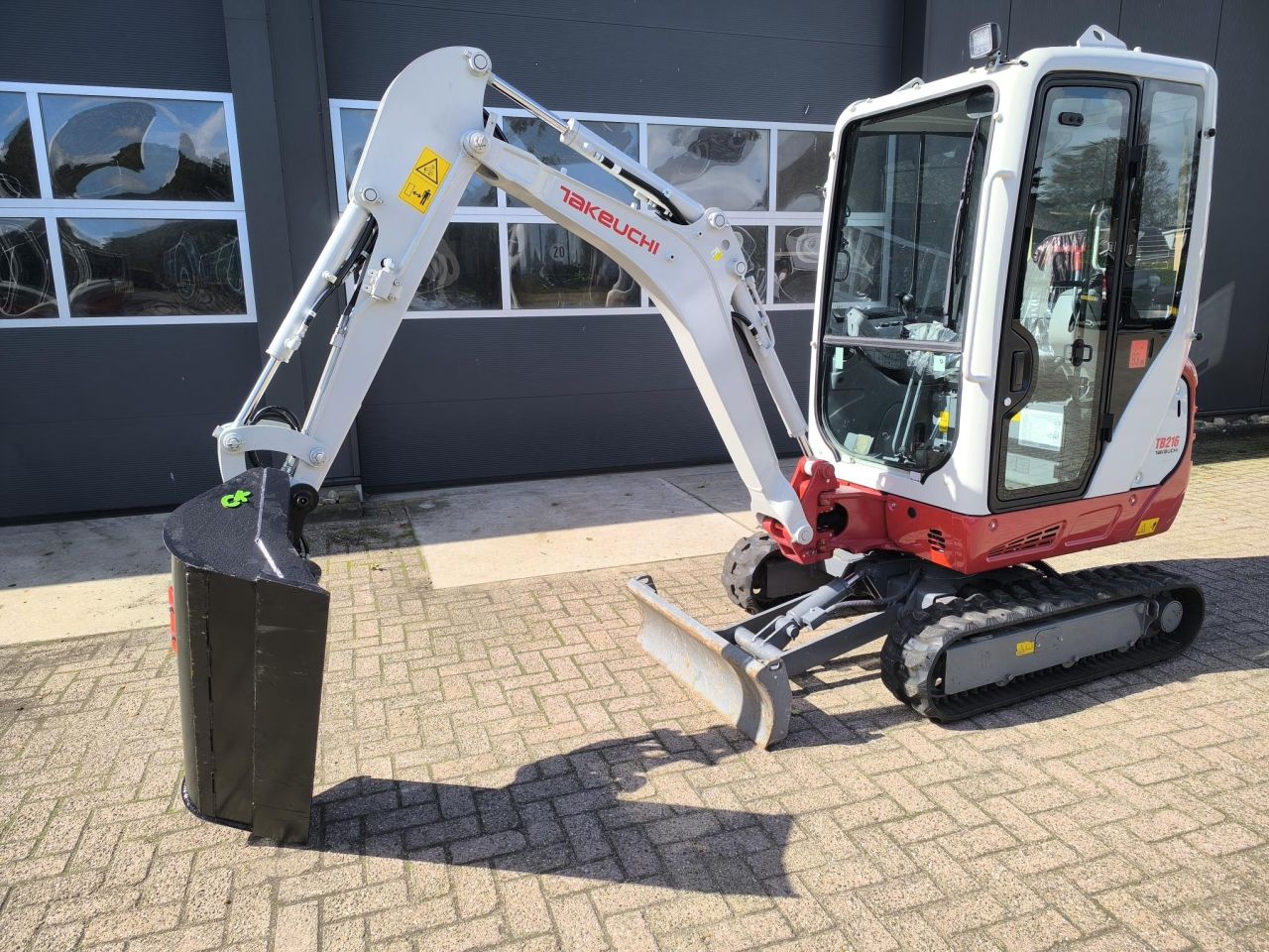 TAKEUCHI TB216