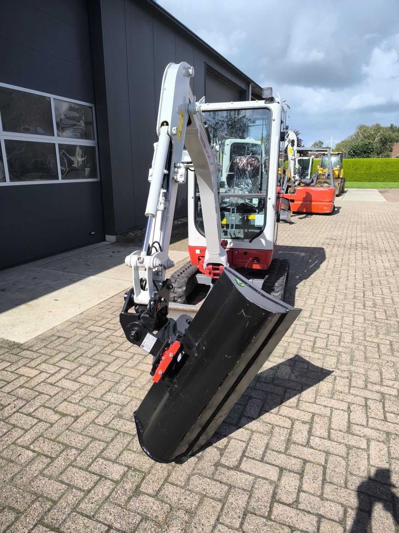 TAKEUCHI TB216