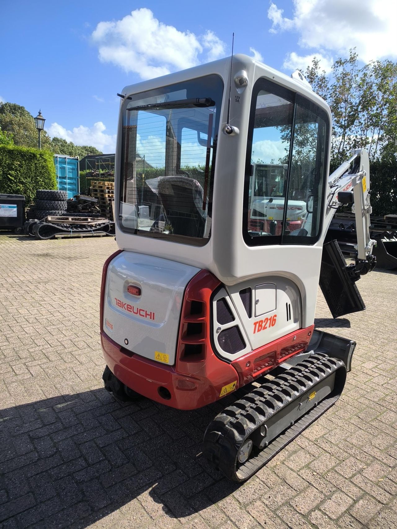 TAKEUCHI TB216