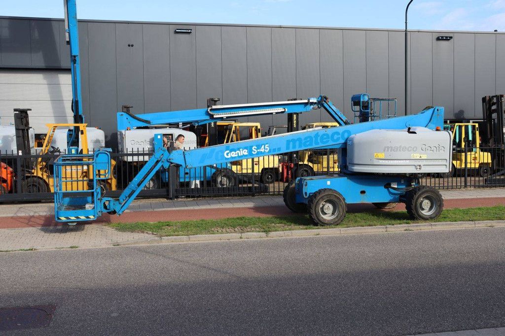 Genie S-45 Diesel-Teleskoparbeitsbühne, 227 kg, 15,7 m, Baujahr 2014