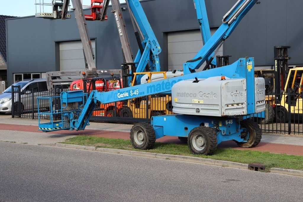 Genie S-45 Diesel-Teleskoparbeitsbühne, 227 kg, 15,7 m, Baujahr 2014