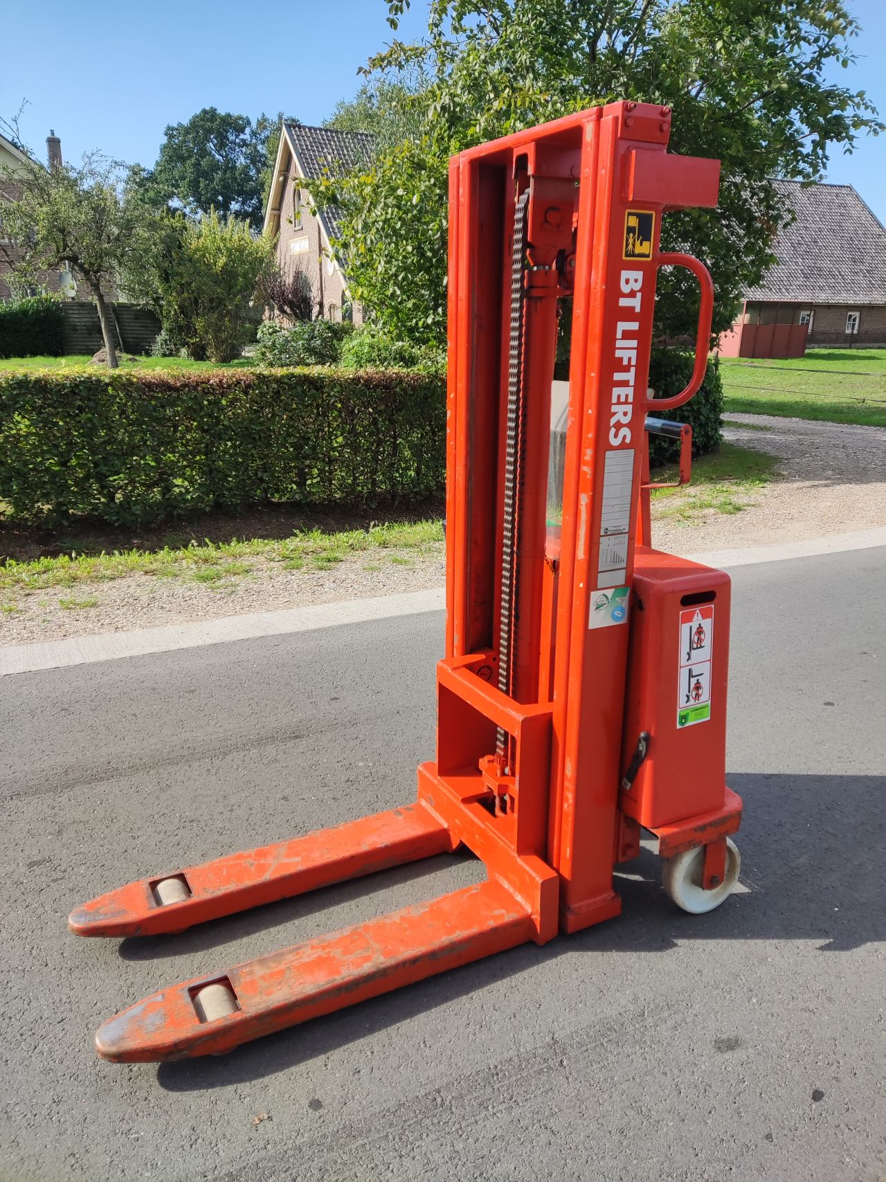 BT Lifter palletheffer (type SV1000, 1.000 kg., 24V, i.z.g.s)