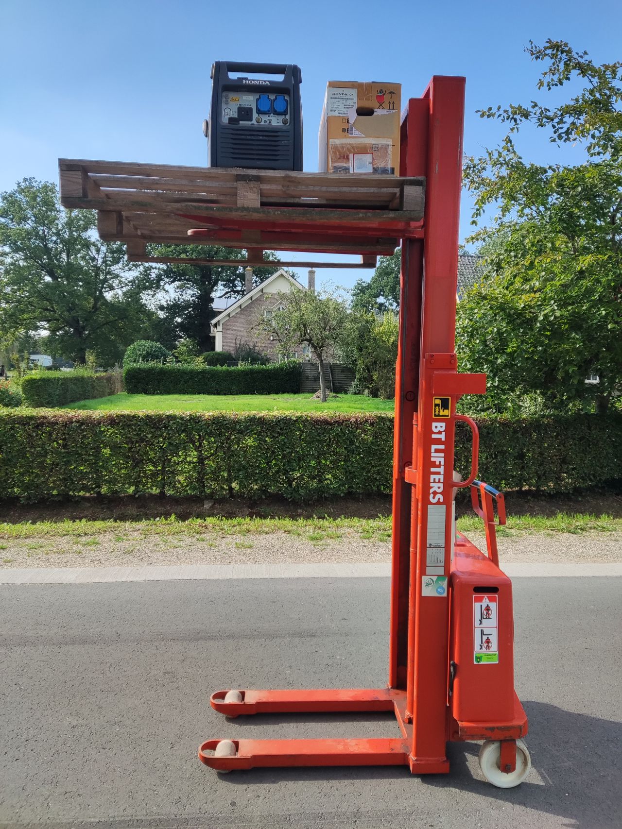 BT Lifter palletheffer (type SV1000, 1.000 kg., 24V, i.z.g.s)