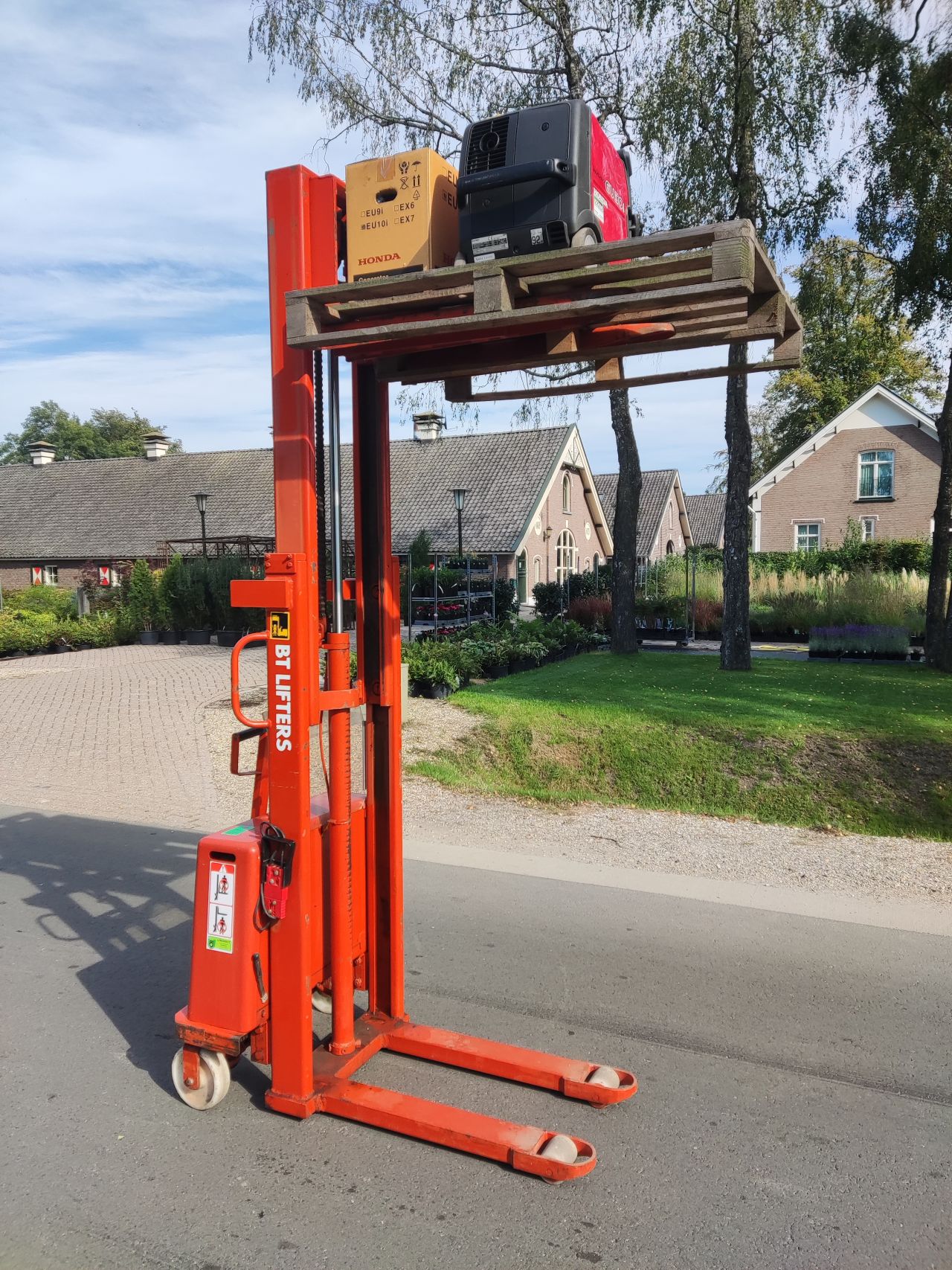 BT Lifter palletheffer (type SV1000, 1.000 kg., 24V, i.z.g.s)