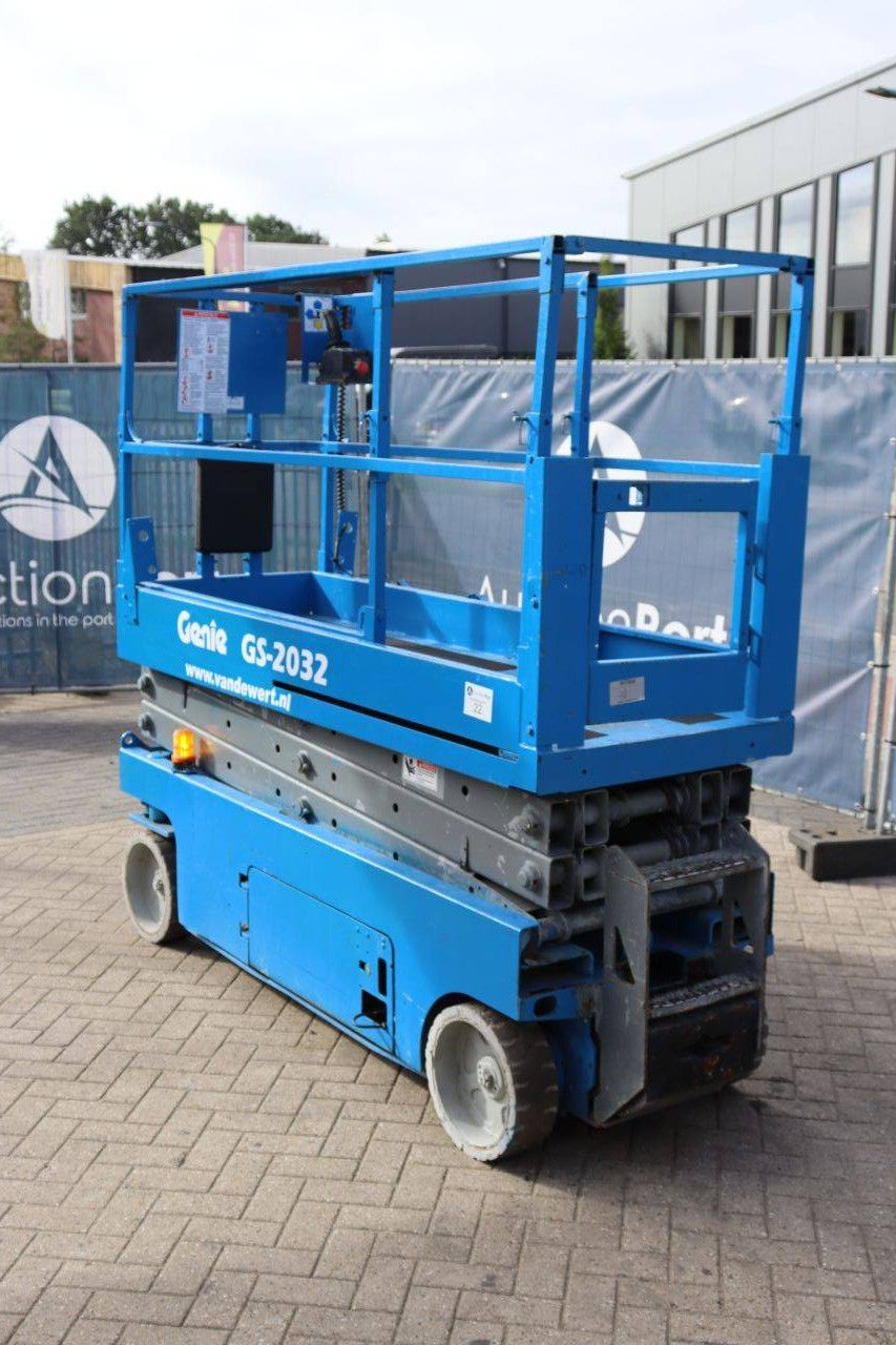 Genie GS-2032 Electric Scissor Lift 363kg 8.0m 2005