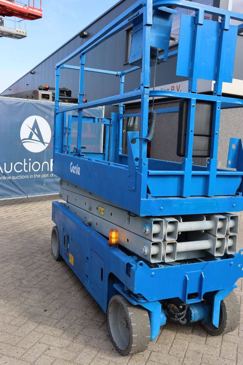 Scissor Lift Genie GS2032 Electric 8.0m 2005