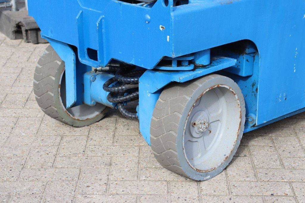 Scissor Lift Genie GS2032 Electric 8.0m 2005