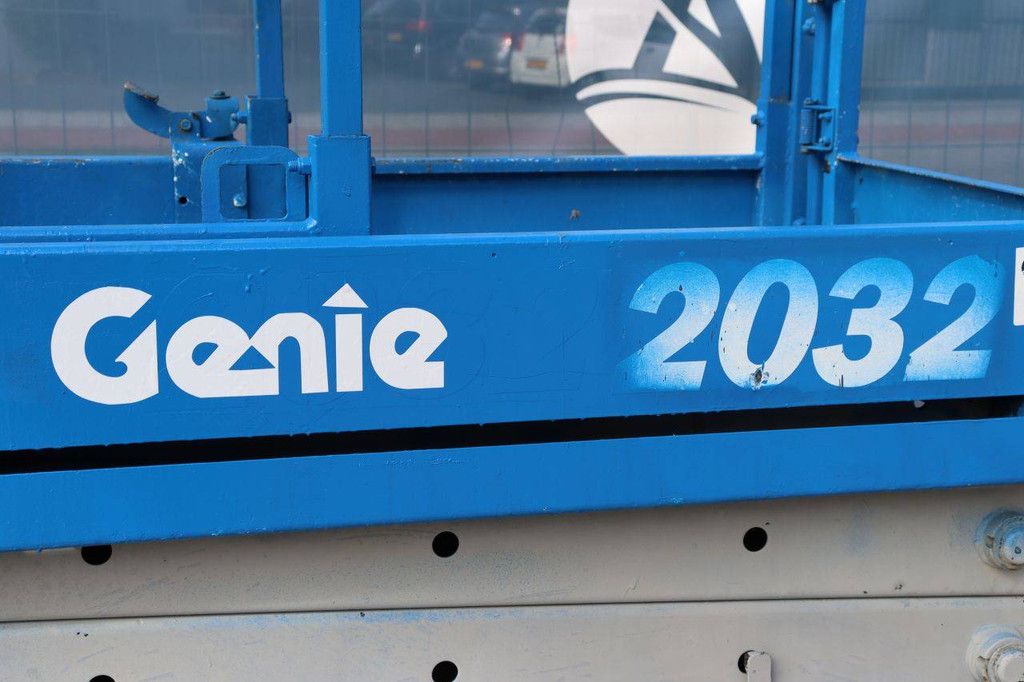 Scissor Lift Genie GS2032 Electric 8.0m 2005