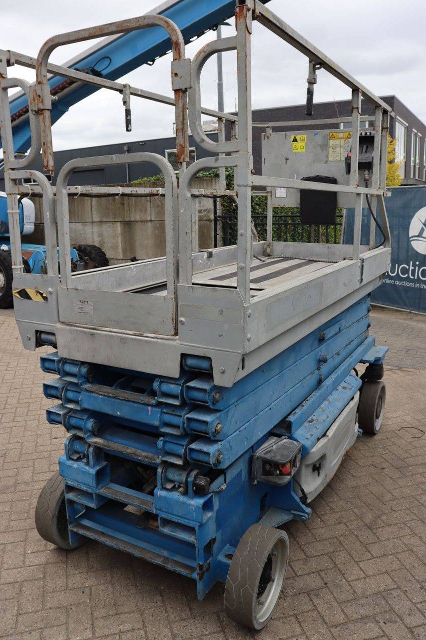 Scissor Lift JLG 2646ES Electric 450kg 10m 2006