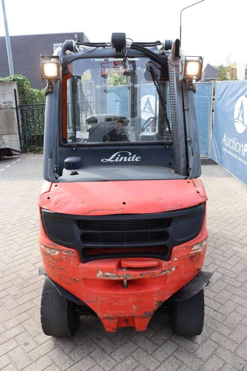 Linde H30D-02 Diesel-Gabelstapler 3000 kg 4,8 m 2013