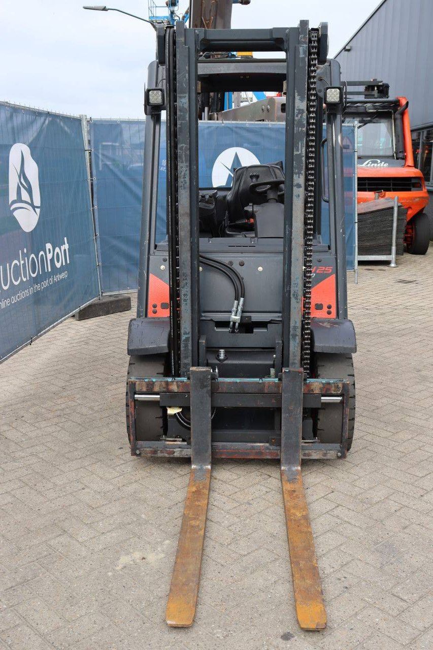 Linde H25D-02 Diesel-Gabelstapler 2500 kg 4,8 m 2017