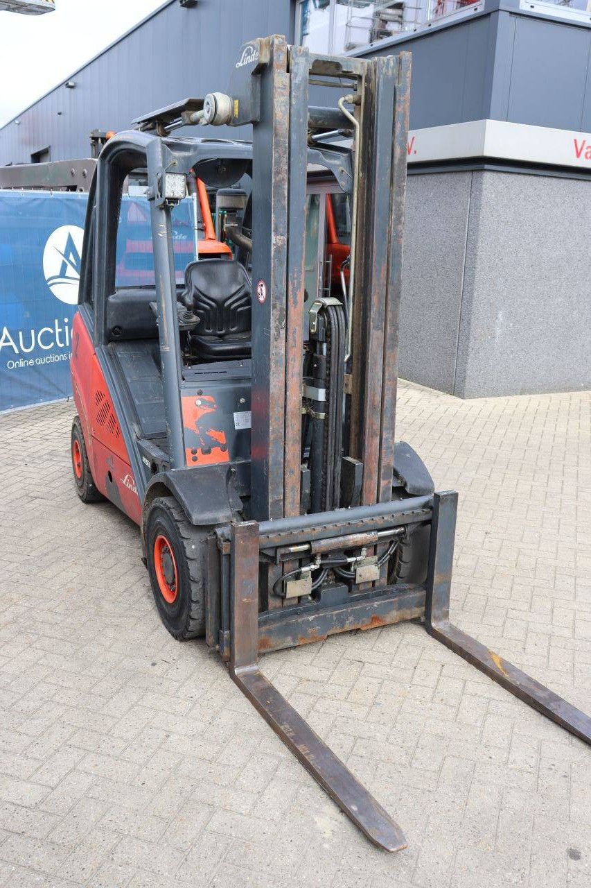 Linde H30D-01 Diesel-Gabelstapler 3000 kg 5,2 m 2010