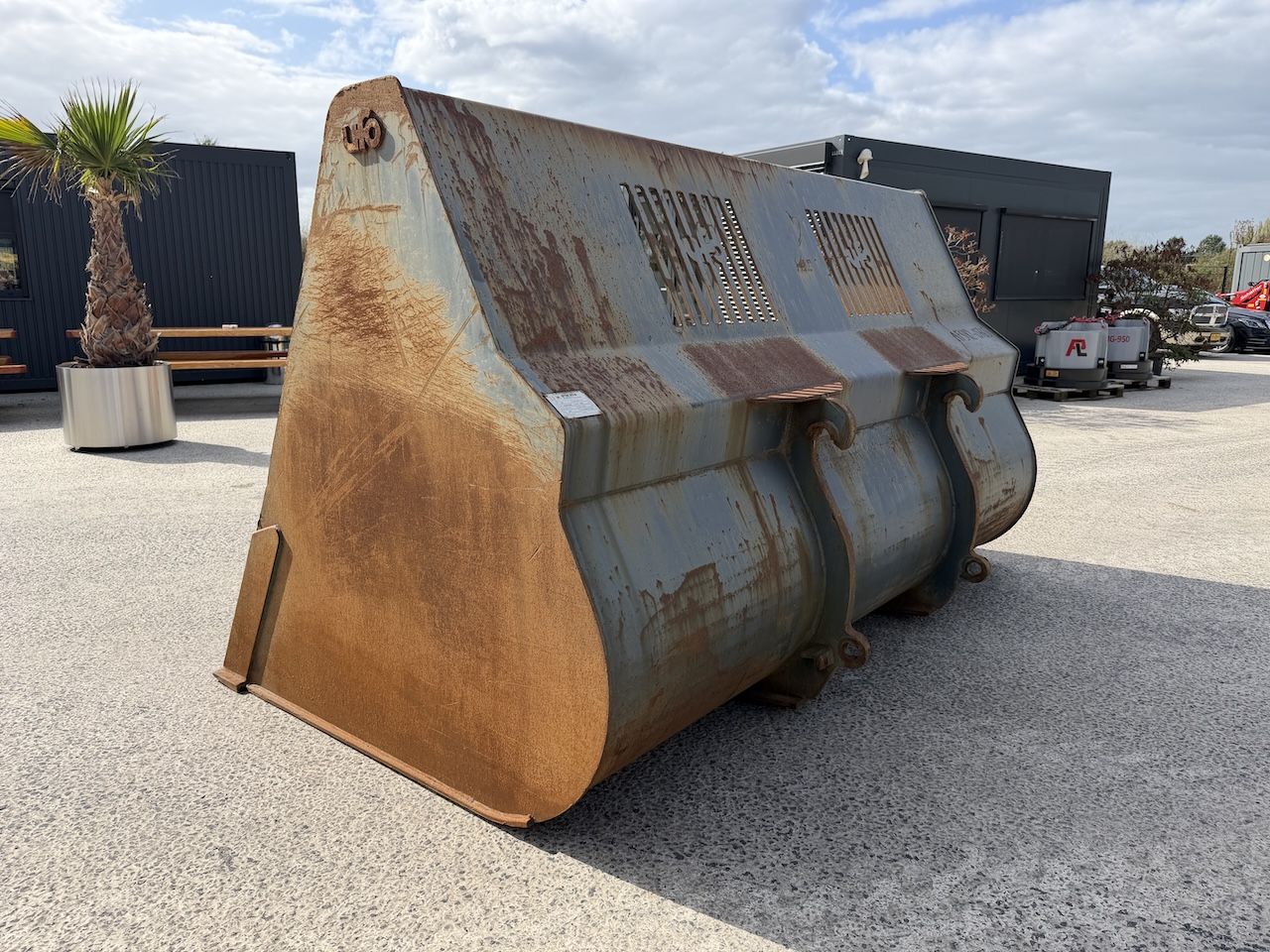 Volume bak Volvo 300cm