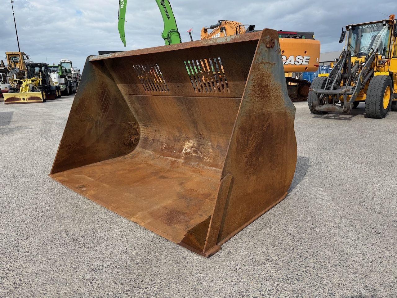 Volume bak Volvo 300cm