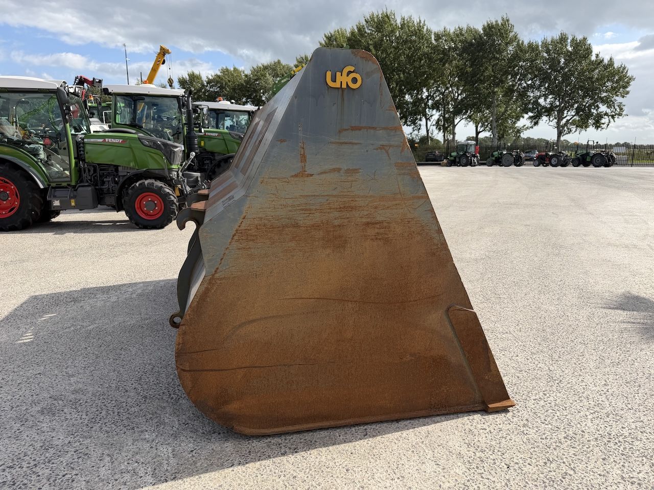 Volume bak Volvo 300cm