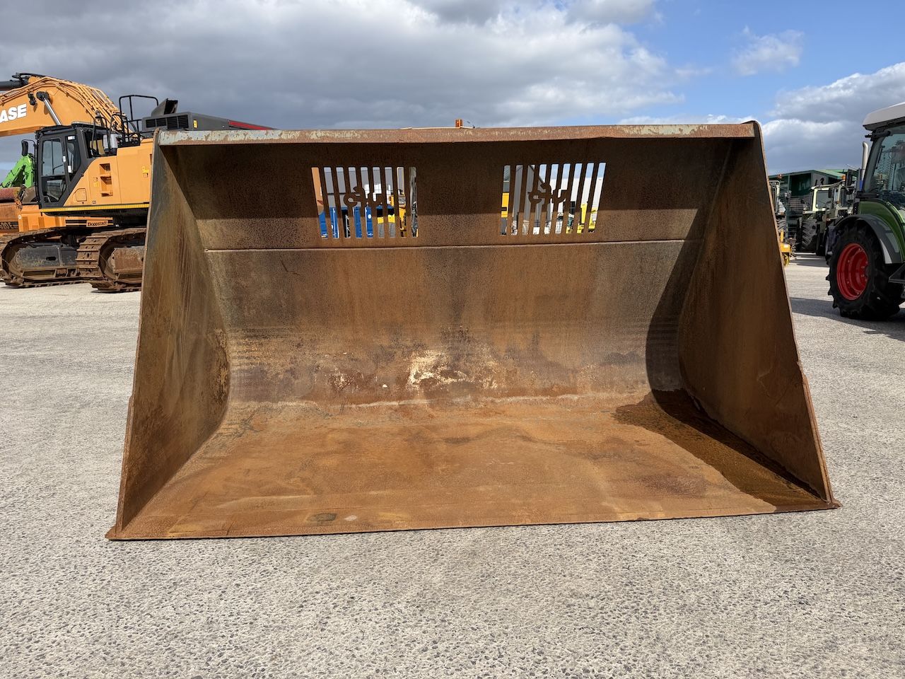 Volume bak Volvo 300cm