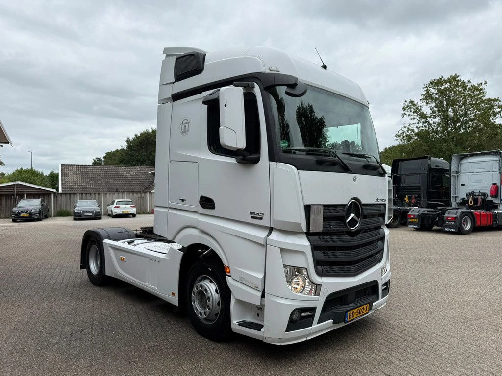 Mercedes-Benz Actros 1842 Streamspace Euro 5 609.900KM! Retarder ACC Side Skirts APK/TUV 11-2026