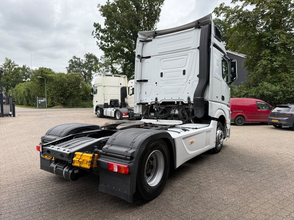 Mercedes-Benz Actros 1842 Streamspace Euro 5 609.900KM! Retarder ACC Side Skirts APK/TUV 11-2026