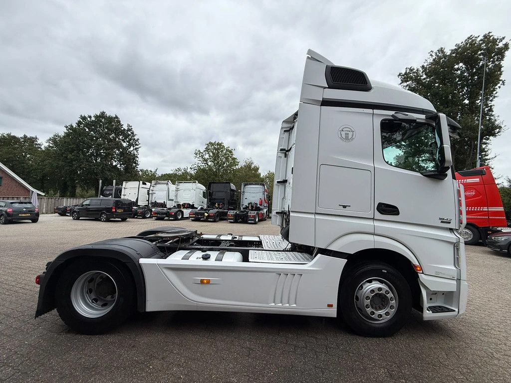 Mercedes-Benz Actros 1842 Streamspace Euro 5 609.900KM! Retarder ACC Side Skirts APK/TUV 11-2026