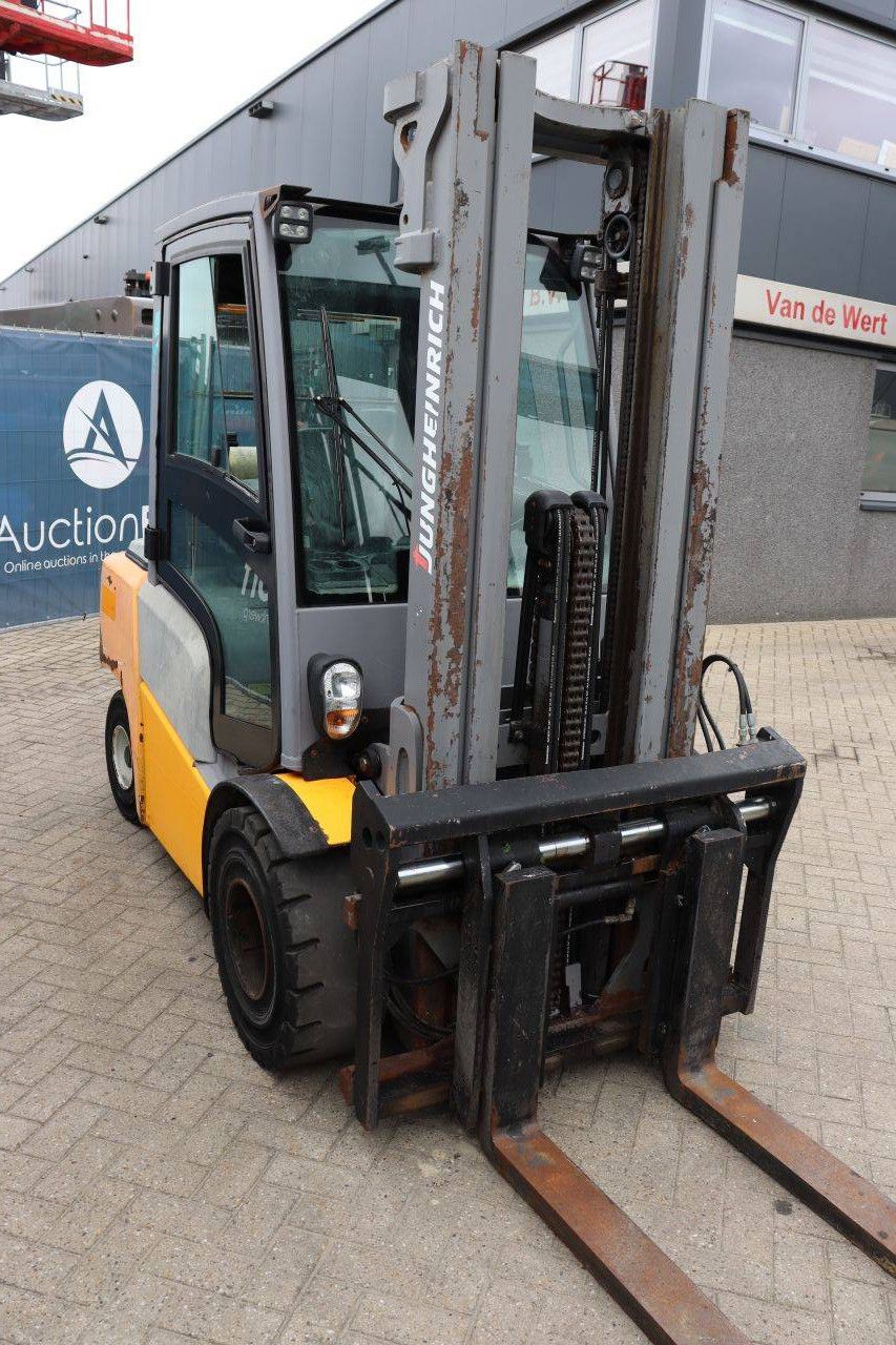 Forklift Jungheinrich TFG430 LPG 3000kg 5.0m 2019