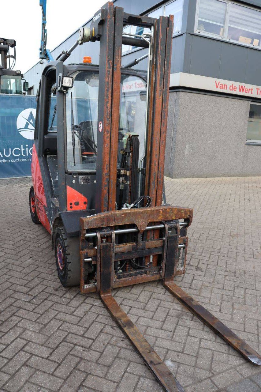 Forklift Fenwick-Linde H25T-02 LPG 2500kg 2013