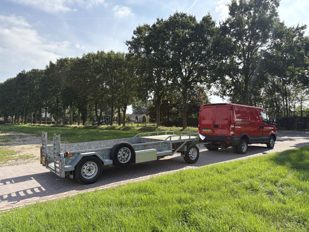 BE Iveco Daily 50C18 -Veldhuizen schamel aanhangwagen 5.2 ton