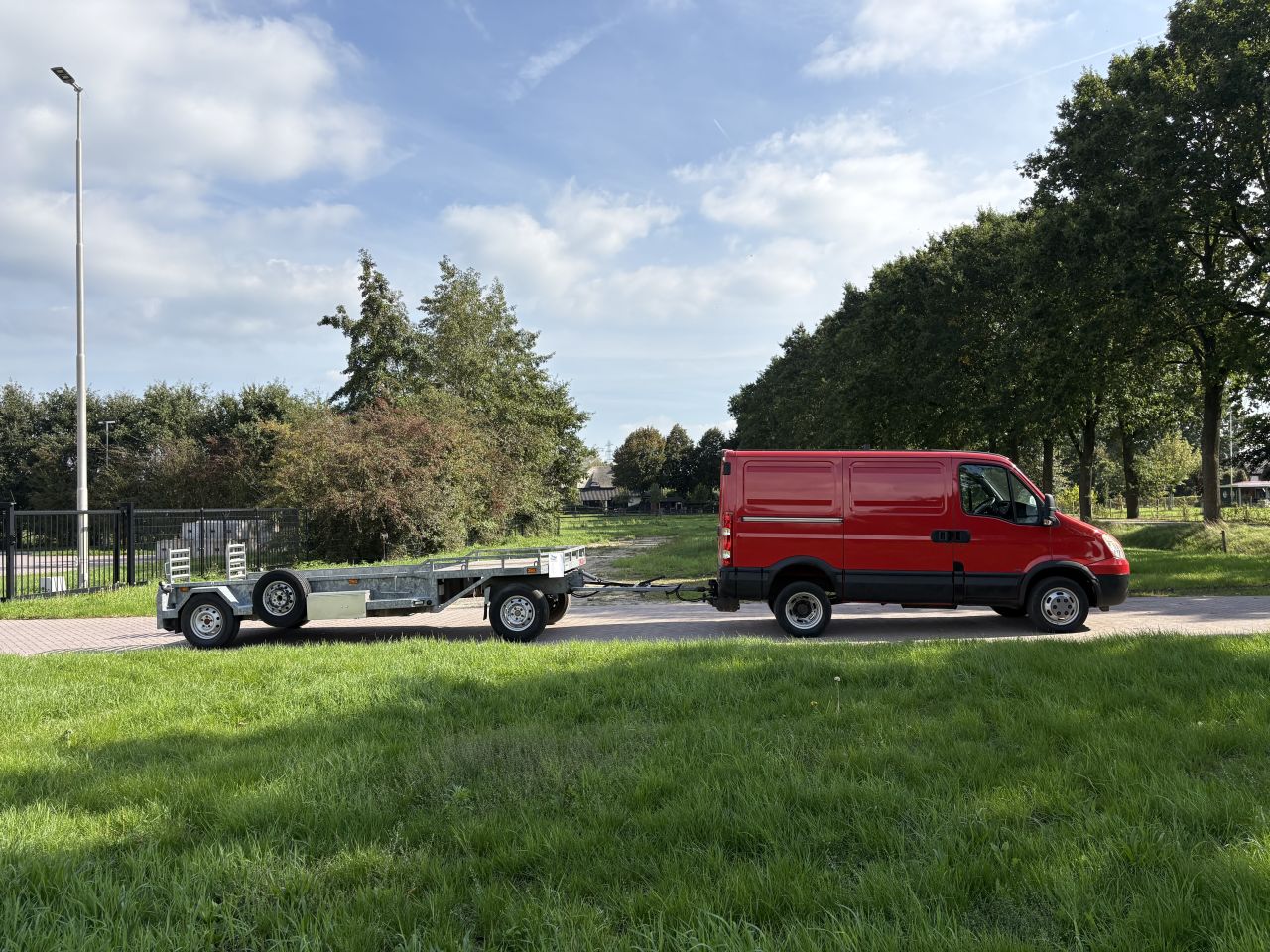 BE Iveco Daily 50C18 -Veldhuizen schamel aanhangwagen 5.2 ton