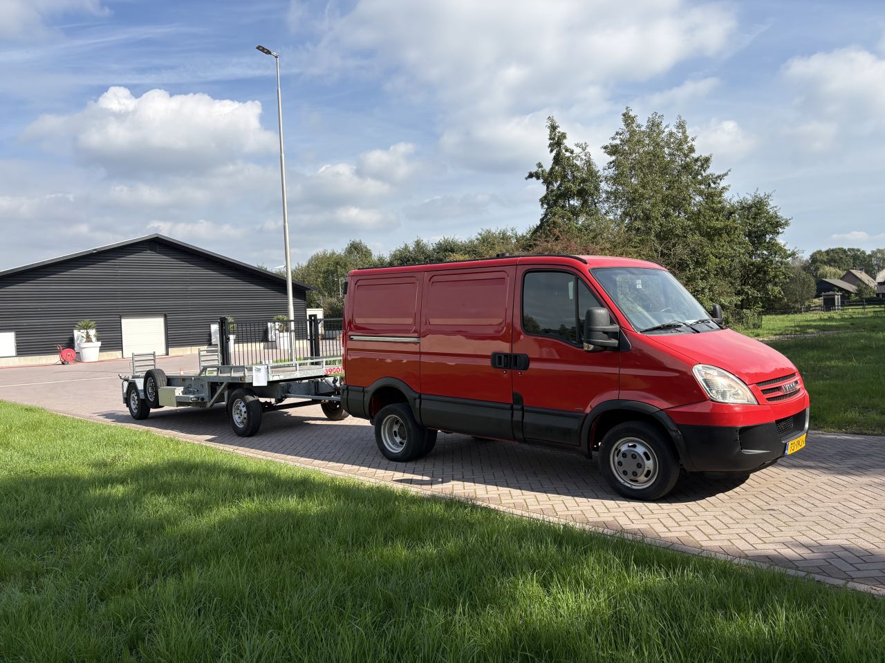 BE Iveco Daily 50C18 -Veldhuizen schamel aanhangwagen 5.2 ton