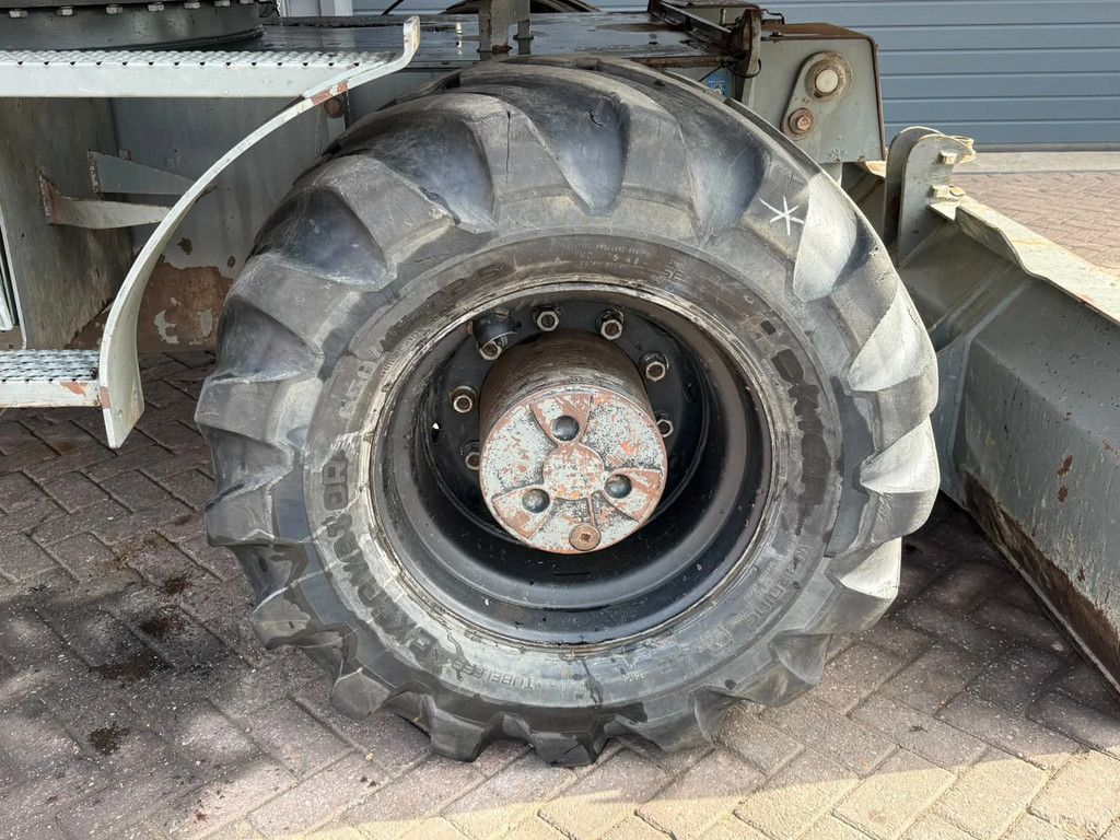 Liebherr A900C
