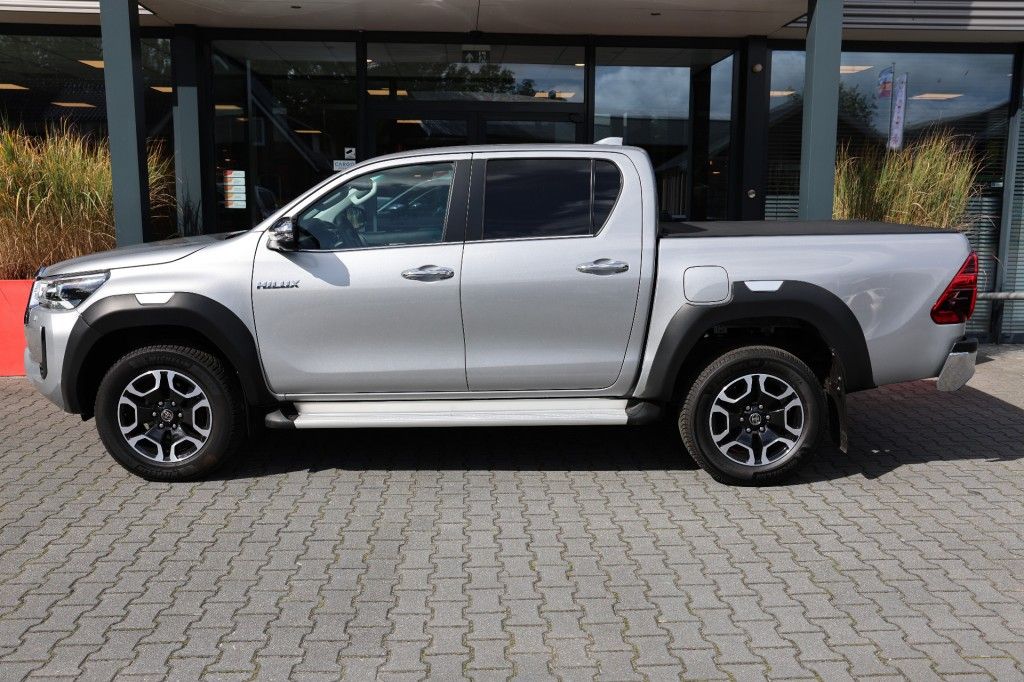 Toyota Hilux 2.8 D-4D DUBBEL CABIN EXECUTIVE A/T 2 ZITS 4WD VAN