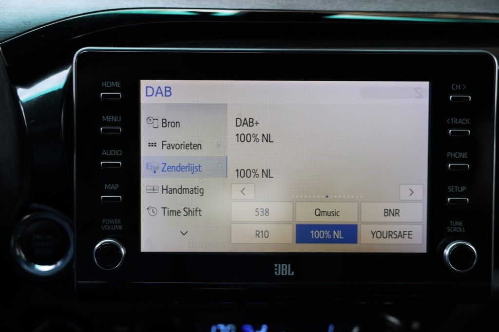 Toyota Hilux 2.8 D-4D DUBBEL CABIN EXECUTIVE A/T 2 ZITS 4WD VAN