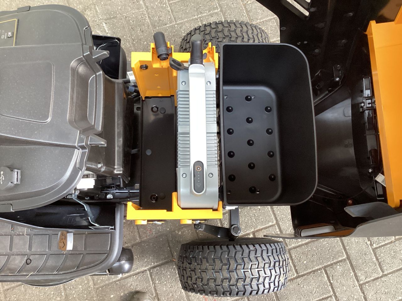 Nieuwe Stiga Estate 384e elektrische zitmaaier.