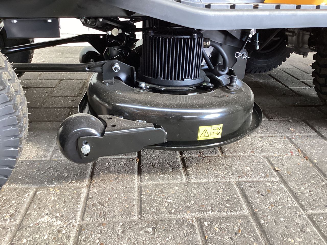 Nieuwe Stiga Estate 384e elektrische zitmaaier.