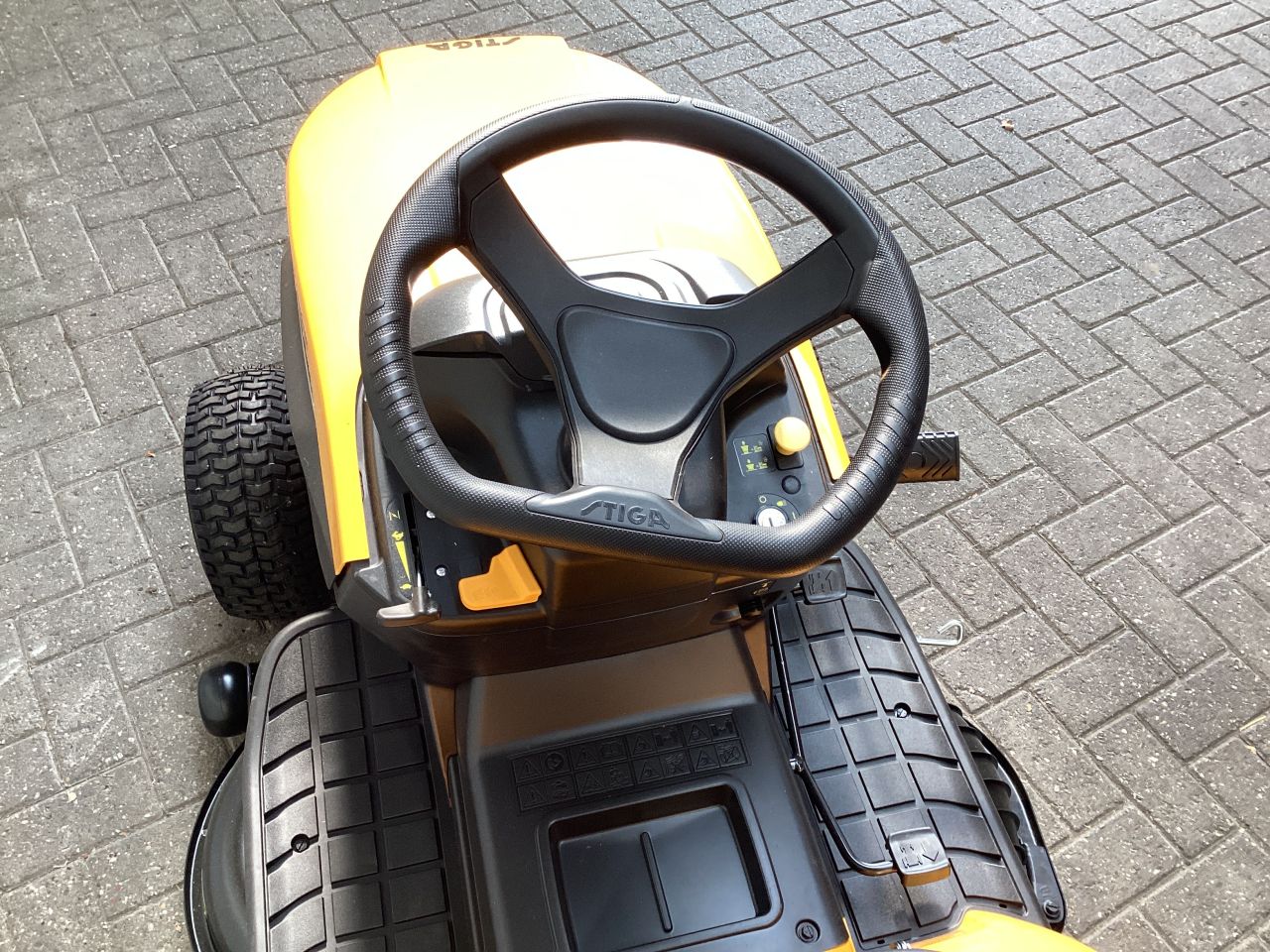 Stiga Tornado 398