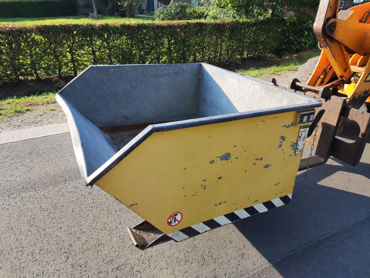 Kantelbak (type 538035, 130 cm., 0,75 m3, kiepinrichting, etc.)