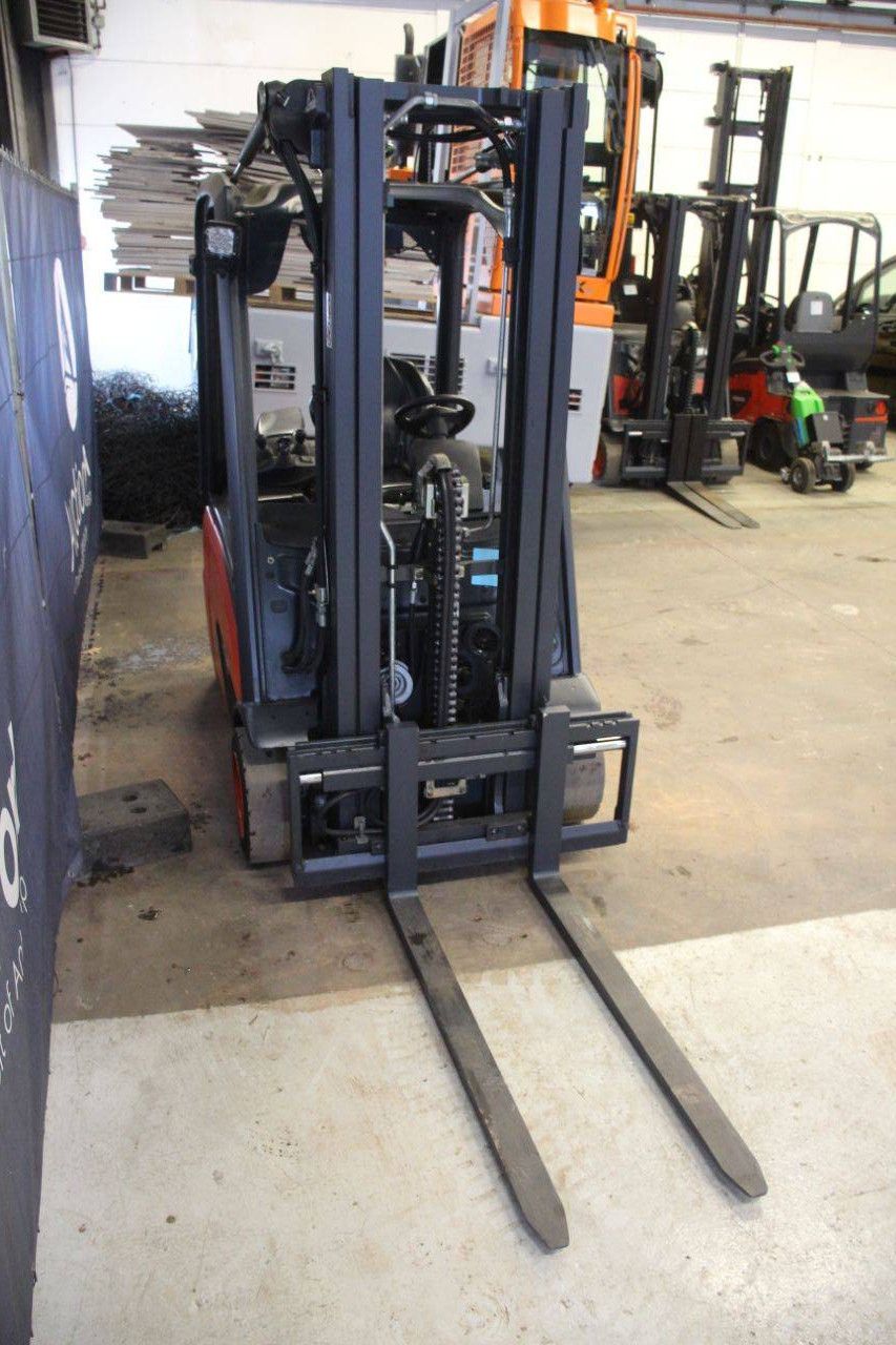 Linde E16 Electric Forklift 1600kg 4.62m