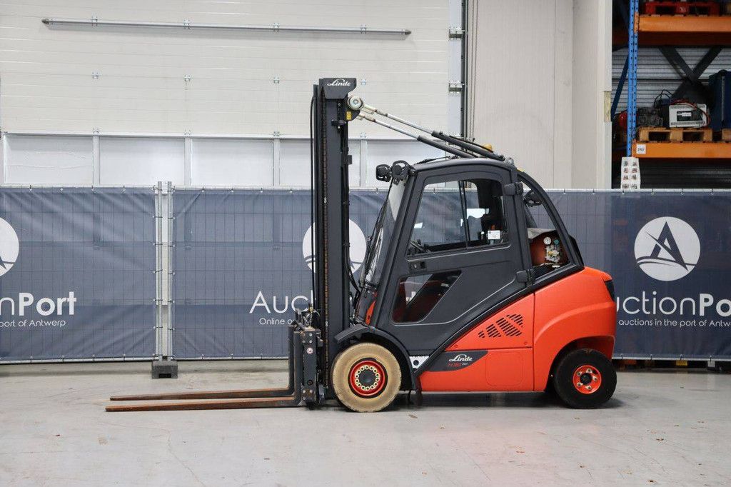 Gabelstapler Linde H30CNG-02 3000 kg 4,45 m 2015