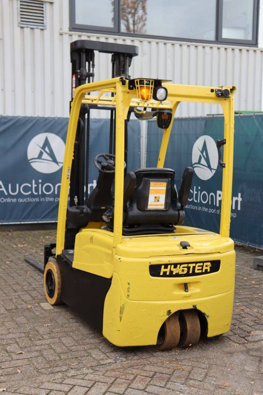 Hyster J2.0XNT MWB Electric Forklift 1910kg 3.93m 2015
