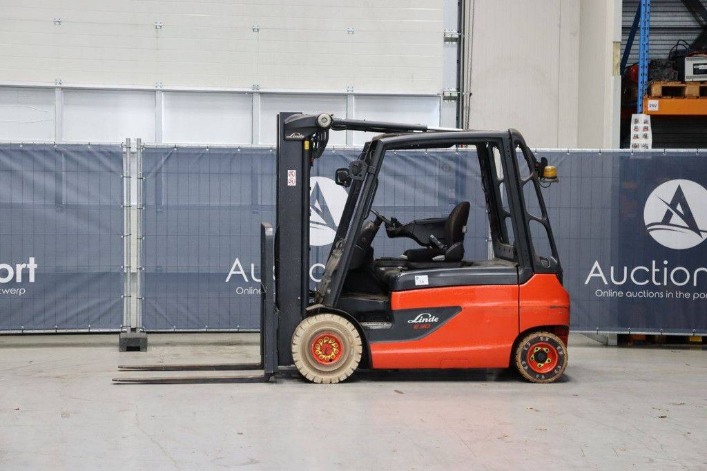 Gabelstapler Linde E30L-01 Elektro 3000 kg 4,6 m 2015