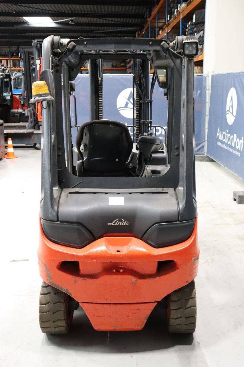 Gabelstapler Linde E30L-01 Elektro 3000 kg 4,6 m 2015