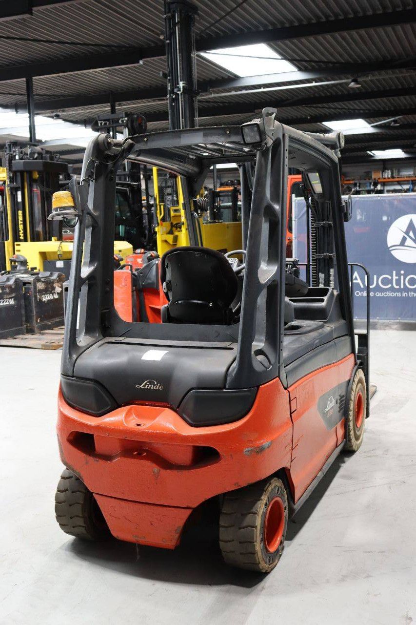 Gabelstapler Linde E30L-01 Elektro 3000 kg 4,6 m 2015