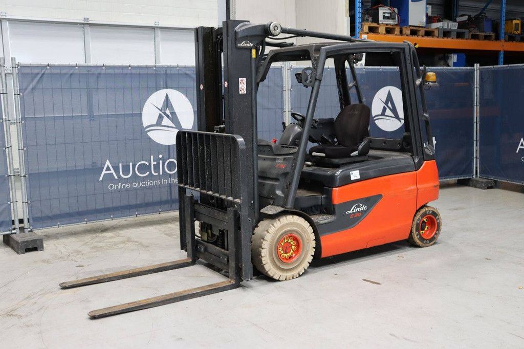 Gabelstapler Linde E30L-01 Elektro 3000 kg 4,6 m 2015