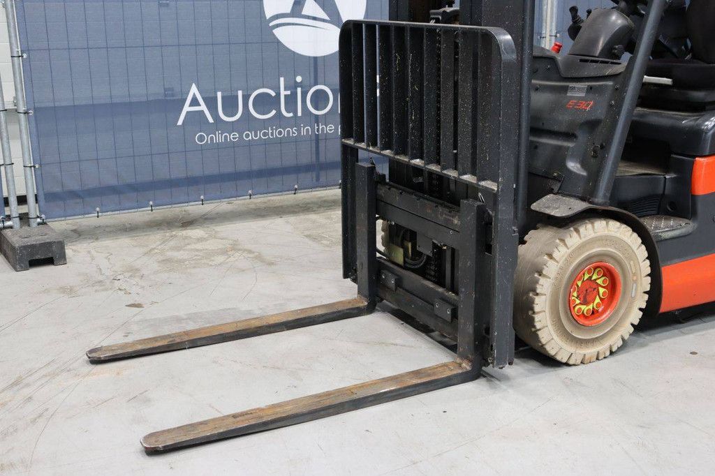 Gabelstapler Linde E30L-01 Elektro 3000 kg 4,6 m 2015