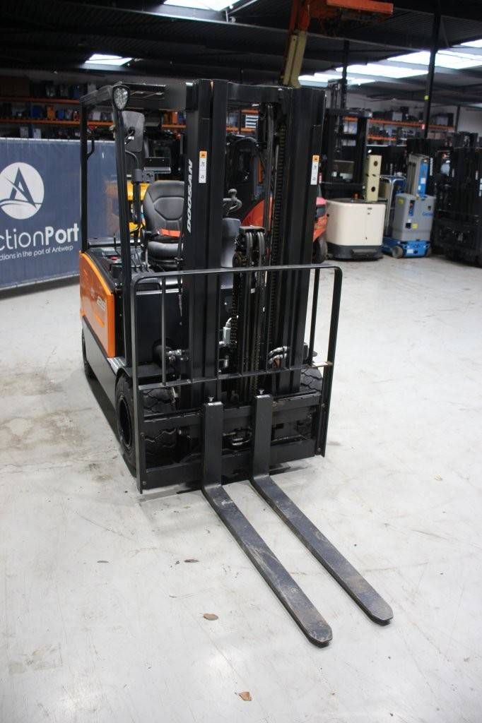 Doosan B25x-7plus Elektrogabelstapler, 2385 kg, 4,73 m