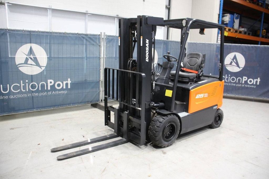 Doosan B25x-7plus Elektrogabelstapler, 2385 kg, 4,73 m
