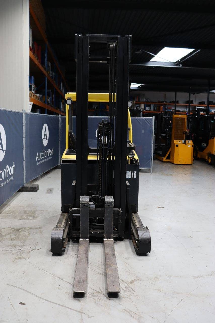 Hyster R2.0 Electric Reach Truck 2000kg 6.6m 2021