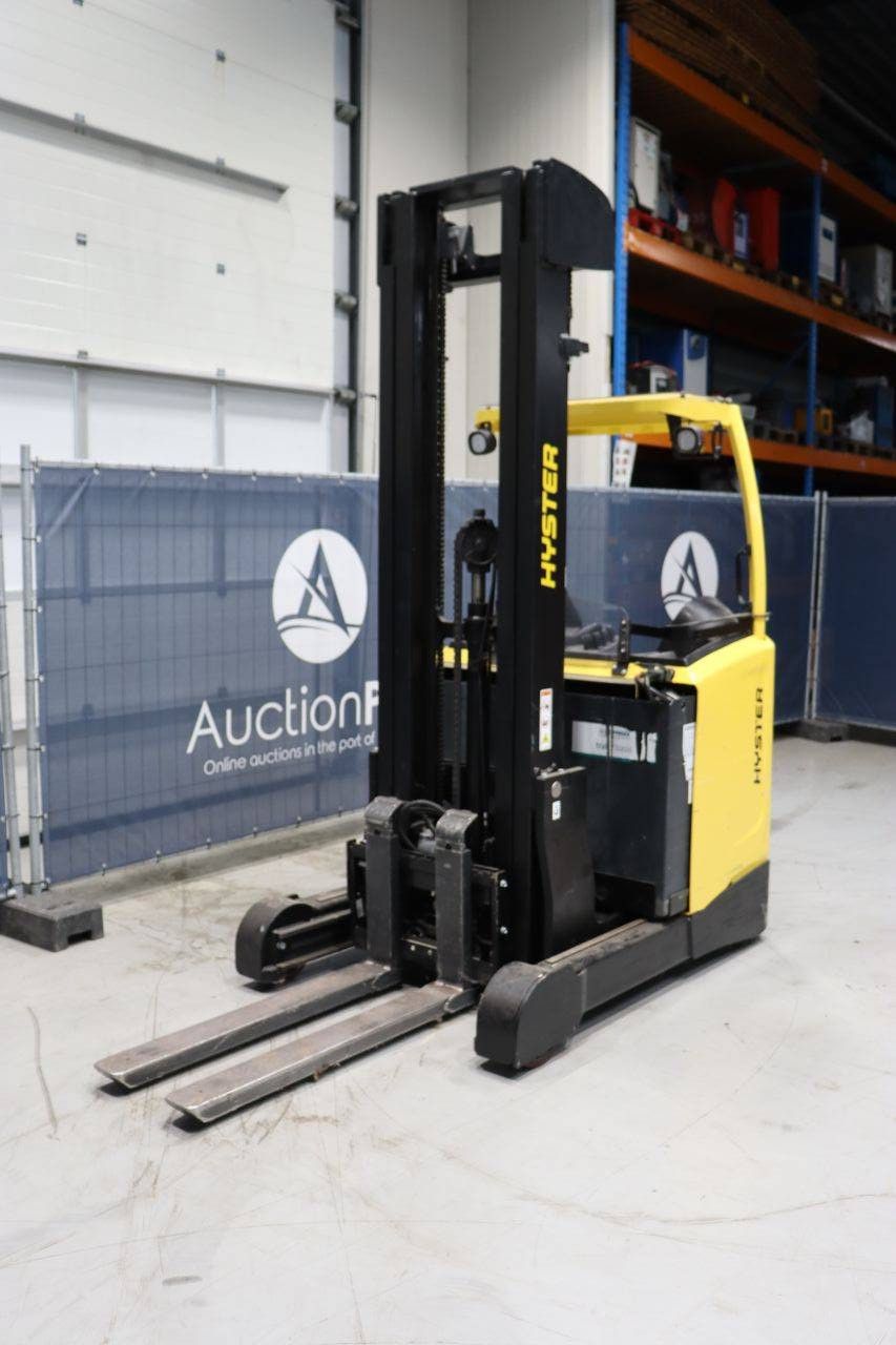 Hyster R2.0 Electric Reach Truck 2000kg 6.6m 2021
