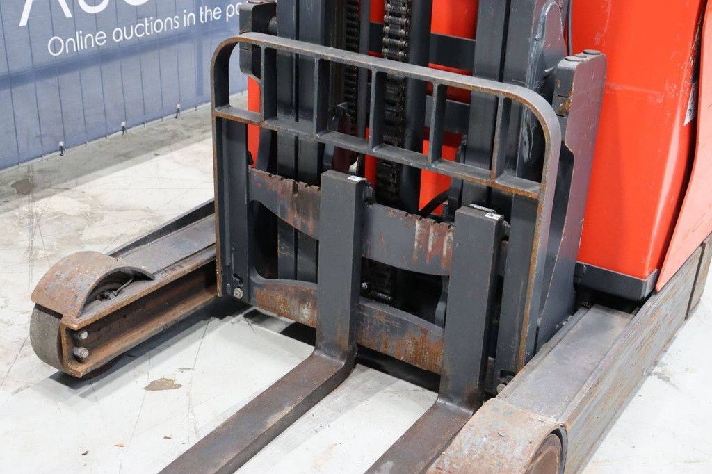 Linde R10B-01 Elektro-Schubmaststapler 1000 kg 7,8 m 2017