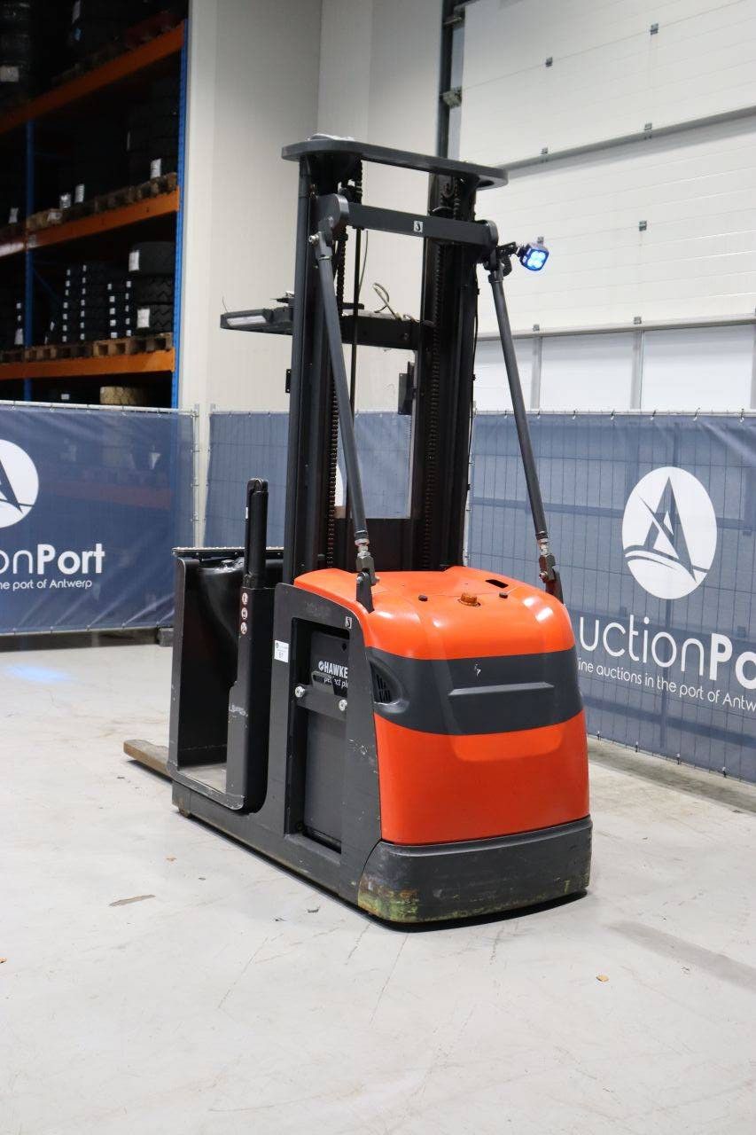 Linde V10-02 Electric Reach Truck 800kg 5.4m 2019